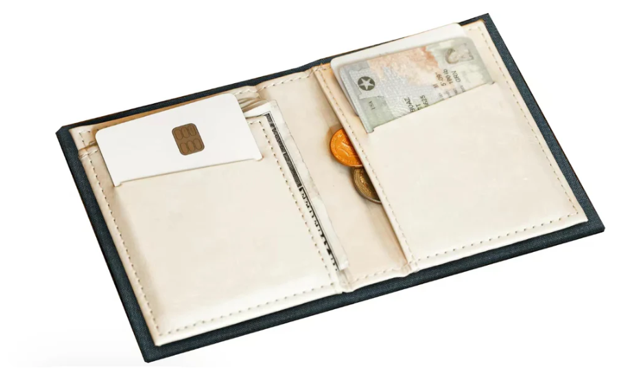 Fourth Wing (Pre-Orders Only)